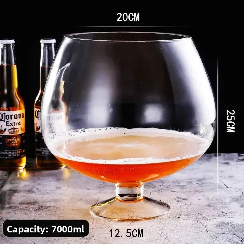 Mega Sized Wine Glass 7 L with beer, showing a 20 cm rim, 25 cm height, and 12.5 cm base.