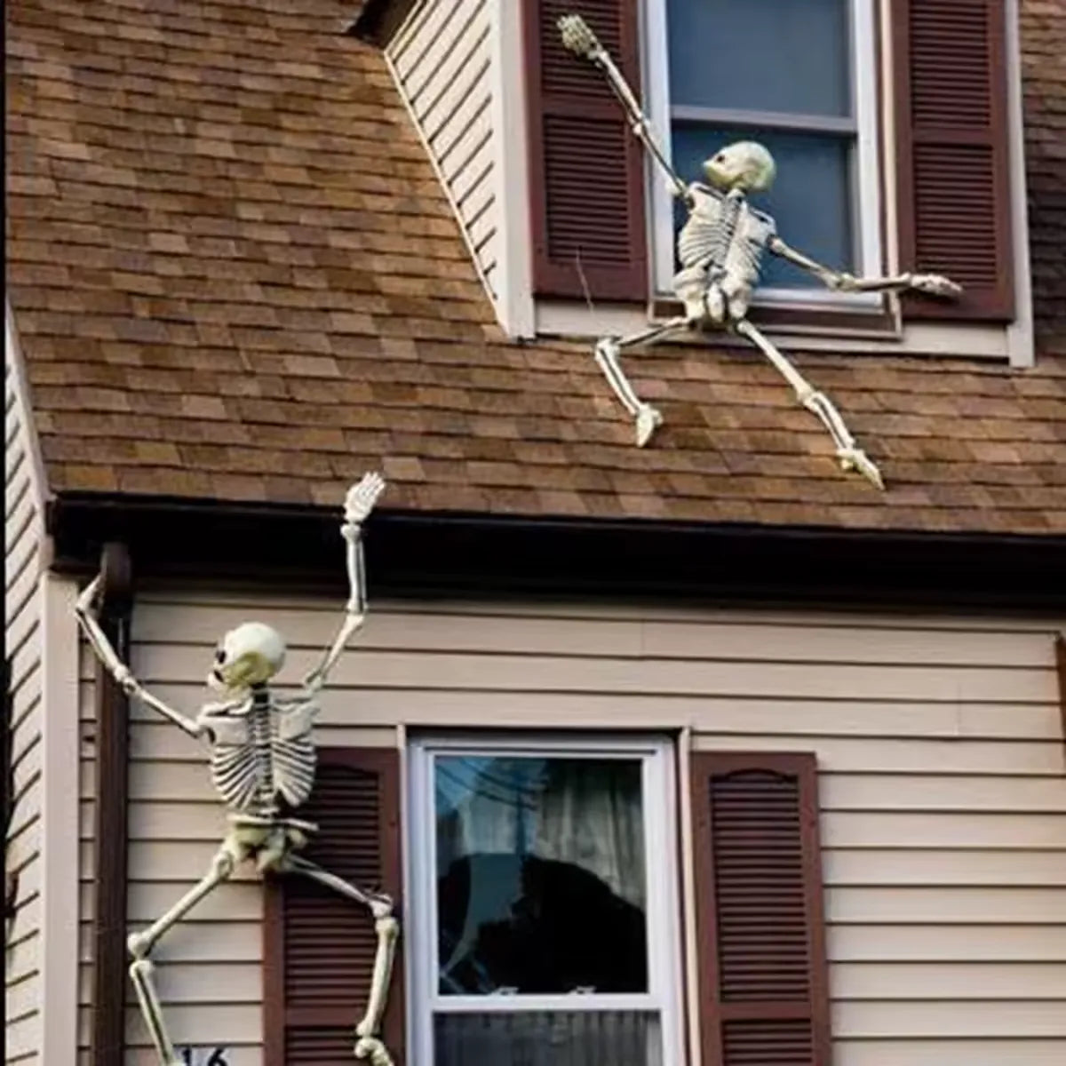 Climbing Skeleton Halloween Decor