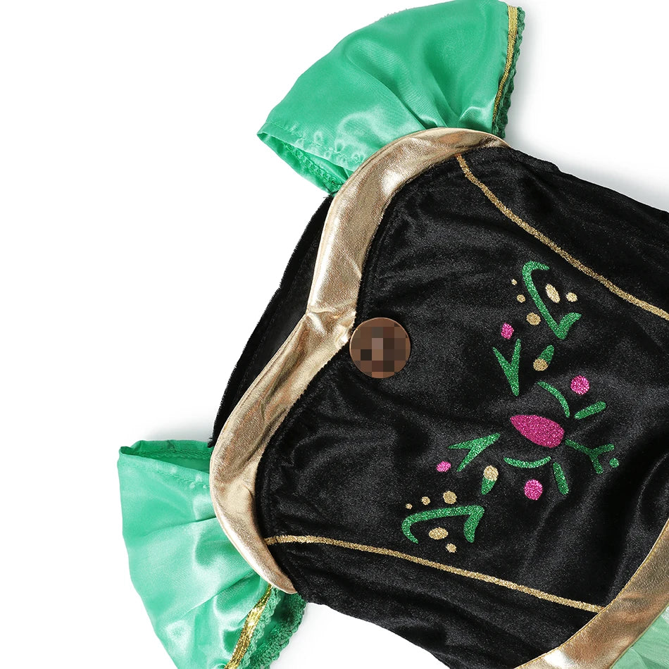 Winter Fairytale Princess Dress close-up of the green dress bodice with floral decoration and gold-colored neckline trim